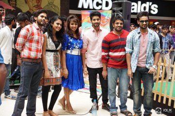 Kerintha Movie Team at Manjeera Mall Kukatpally